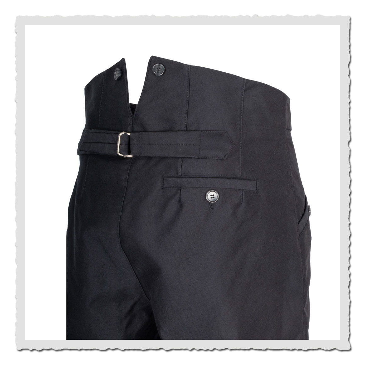 Vintage Workwear Hose Gustav I anthrazit mit Riegel am Rücken und authentischer Bundhöhe